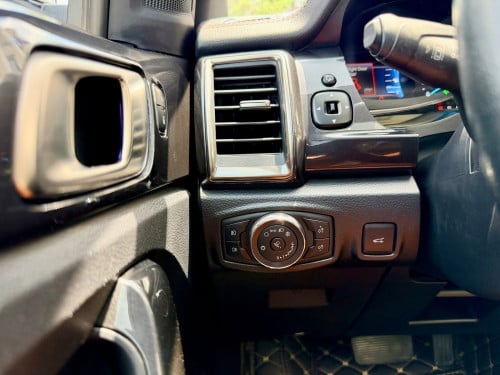 2020 Ford Everest Titanium Full Option​ 2.0L BI-TURBO