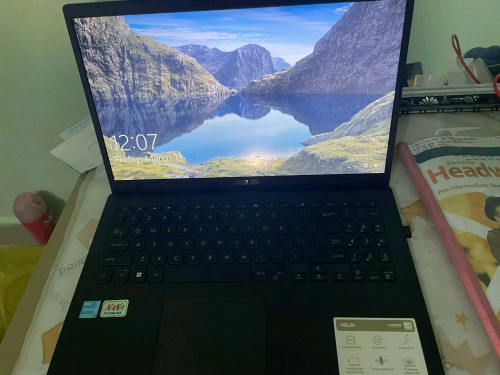ASUS Vivobook 250$ CPU : Celeron N4500 -13thRam : 8g DDR4SSD : M.2 PCie 512GBFHD : 15.6 in