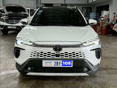 Corolla cross 2024Full option ឆ្វេងសុីនចូលតាមក្រុមហ៊ុន Toyota នៅធានាពីក្រុមហ៊ុន