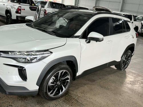 Corolla cross 2024Full option ឆ្វេងសុីនចូលតាមក្រុមហ៊ុន Toyota នៅធានាពីក្រុមហ៊ុន