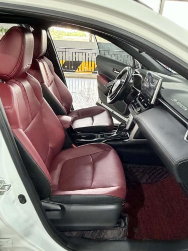 Corolla cross 2024Full option ឆ្វេងសុីនចូលតាមក្រុមហ៊ុន Toyota នៅធានាពីក្រុមហ៊ុន