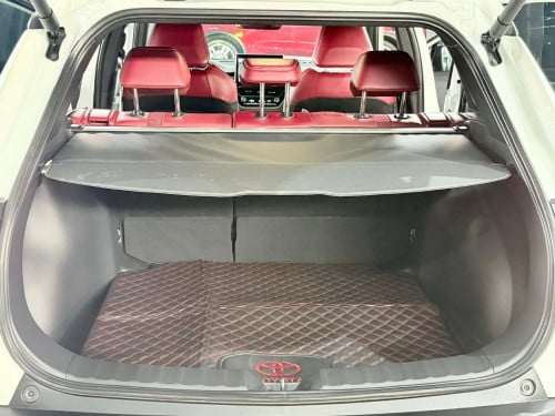 Corolla cross 2024Full option ឆ្វេងសុីនចូលតាមក្រុមហ៊ុន Toyota នៅធានាពីក្រុមហ៊ុន