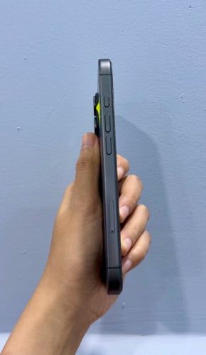 Iphone 17 ទំហំផ្ទុក (256G) Color Black តួស្អាត 98.9999%