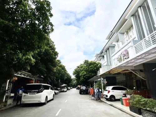 Link Villa For Rent / Borey Peng Huoth Bueng Snor