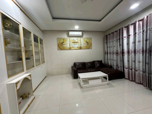Link Villa For Rent / Borey Peng Huoth Bueng Snor
