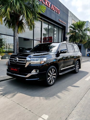 Land Cruiser Executives longe 2019