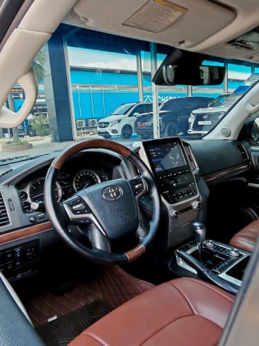 Land Cruiser Executives longe 2019