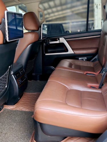 Land Cruiser Executives longe 2019
