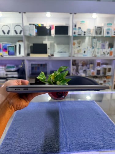 MacBook Air M1 13โ 256