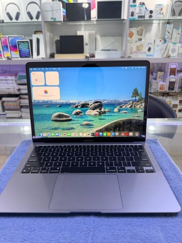 MacBook Air M1 13โ 256