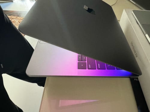 MacBook Pro 13inch 2017 core i5 Ram16G 256G 99%
