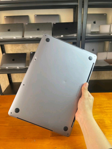Macbook Pro year2018 Touch Bar