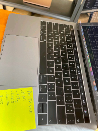 Macbook Pro year2018 Touch Bar