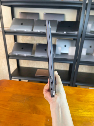 Macbook Pro year2018 Touch Bar