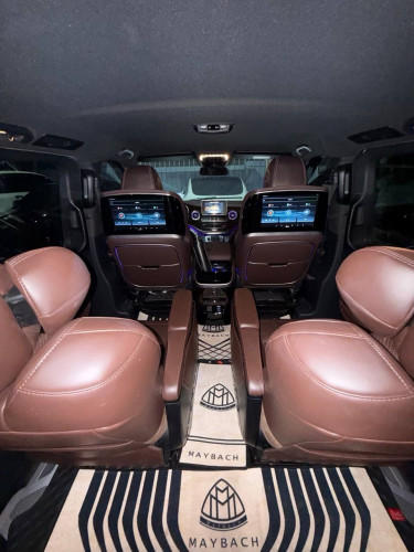 Mercedes Benz V Class Full Option ធានាឡានស្អាត 7មុឺនម៉ាយ
