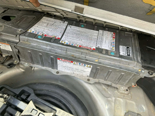 prius 2006 full option ពណ៌មាស ធានាឡានស្អាតម្ចាស់ជិះផ្ទាល់រាល់ថ្ងៃ