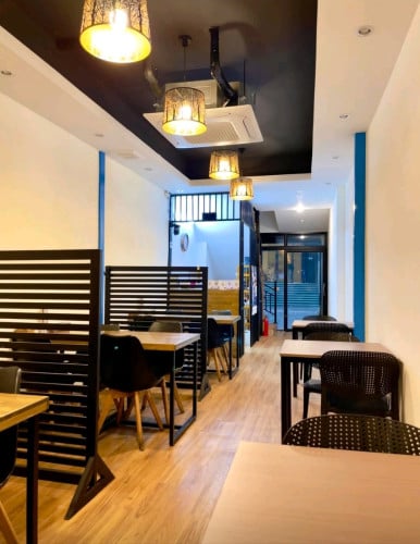 Restaurant ㅡ Business Sale BKK1 (700$/monthly rent)