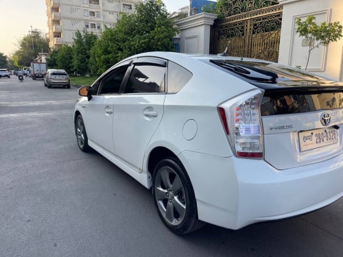 Today Prius 010 Options 5 គុជ3 ក្នុងលឿង