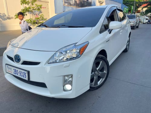 Today Prius 010 Options 5 គុជ3 ក្នុងលឿង