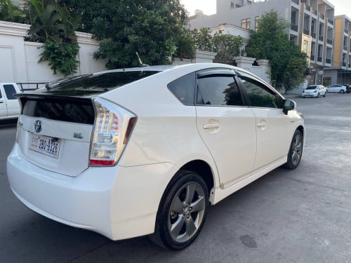 Today Prius 010 Options 5 គុជ3 ក្នុងលឿង