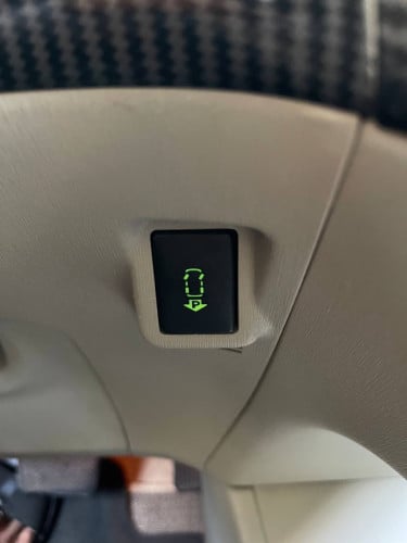 Today Prius 010 Options 5 គុជ3 ក្នុងលឿង