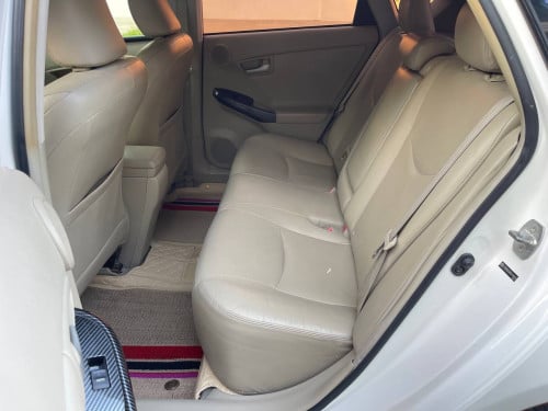 Today Prius 010 Options 5 គុជ3 ក្នុងលឿង