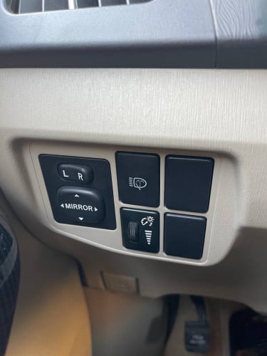 Today Prius 010 Options 5 គុជ3 ក្នុងលឿង