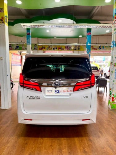 Toyota Alphard 2020 កៅអីធំ ឆ្វេងហ្សុីនម៉ាសុីន V6 ស្ពិច Russia Executive Loungeទឹកថ្នាំហ្សុីន១ជុំ