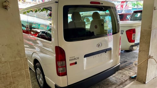 Toyota Hiace 2018 buy New from company Urgent sale!!!