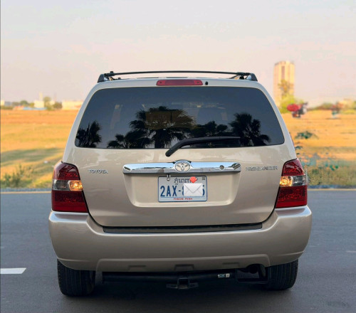 Toyota Highlander 2005 ប៉ុង1