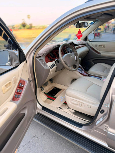 Toyota Highlander 2005 ប៉ុង1