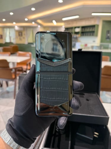 Vertu Iron Flip Alligator