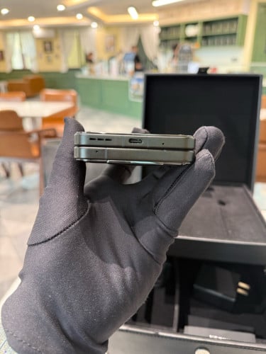 Vertu Iron Flip Alligator