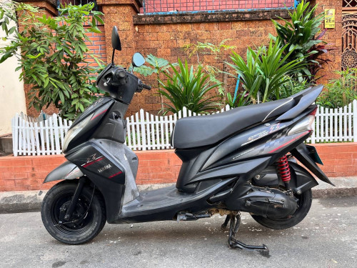 YAMAHA RAYZ