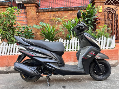YAMAHA RAYZ