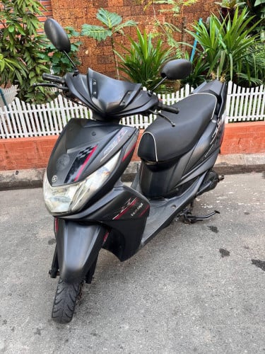 YAMAHA RAYZ