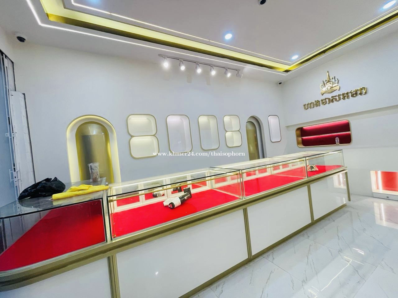 Renovation & Decor Works (Gold Shop)