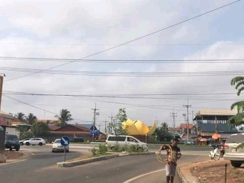 នៅខេត្តសៀមរាប ទល់មុខសាម៉ាក្រូ