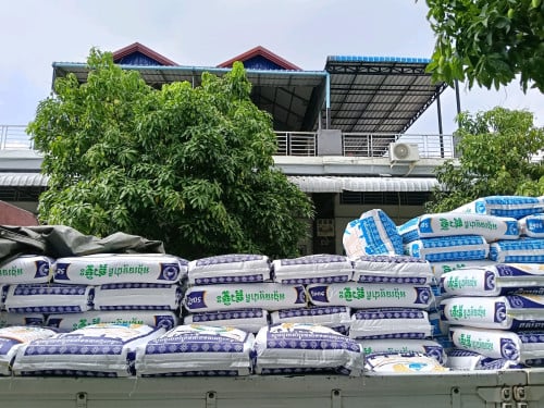 អង្ករផ្កាម្លិះ និងផ្កាខ្ញី (ស្រូវចាស់)