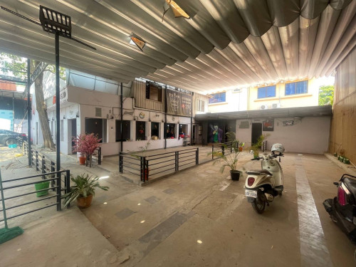 ហាងសម្រាប់ជួល នៅបឹងត្របែក