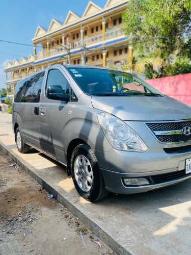 ឡានស្អាត់ធារនារ