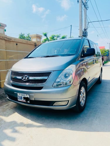 ឡានស្អាត់ធារនារ