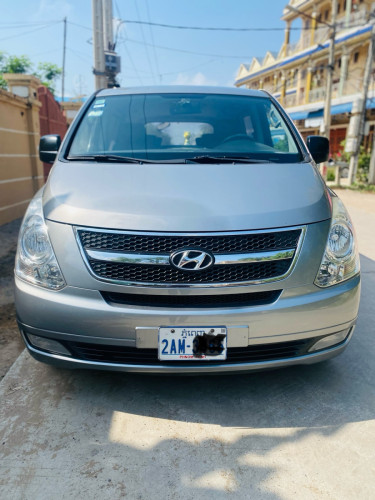 ឡានស្អាត់ធារនារ
