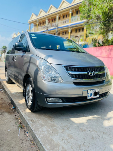 ឡានស្អាត់ធារនារ