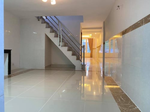 ** ផ្ទះជួល នៅបុរីពិភពថ្មីកំបូល១ **