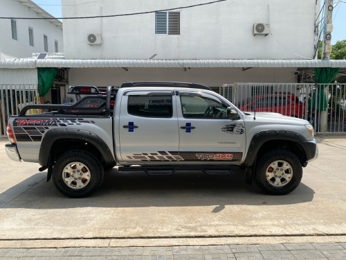 លក់​តម្លៃ​ 17500$ ឆ្នាំ​ 05 ឡេីង​012 បុង​2 មាន​ឡាយ​សិន​ហើយ​
