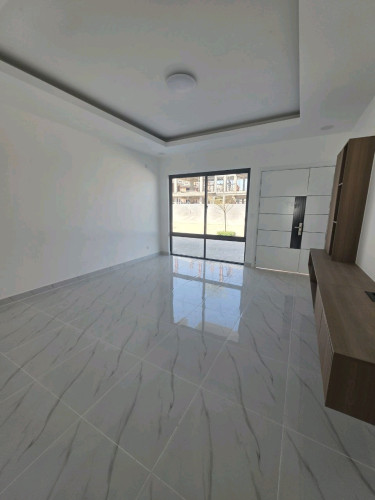 ទិញផ្ទះ វីឡាកូនកាត់+ថែមដី 5×20 មួយកន្លែង