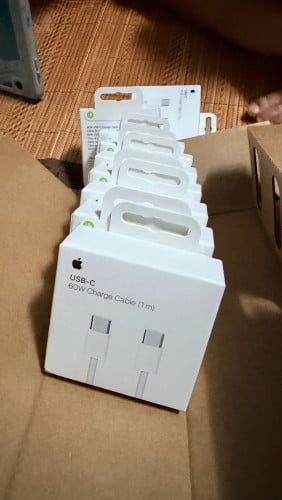 មានលក់ខ្សែ និងកាសខ្សែ Apple Original 100% ធានាជូនជាមួយនឹងតម្លៃល្អ