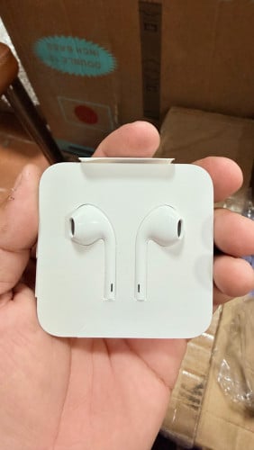 មានលក់ខ្សែ និងកាសខ្សែ Apple Original 100% ធានាជូនជាមួយនឹងតម្លៃល្អ