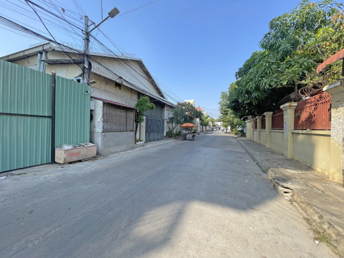 (English Below) 🏘 អគារ (Building) សម្រាប់ជួល នៅជិតផ្លូវ271 	(កូដ៖ A05-062636)